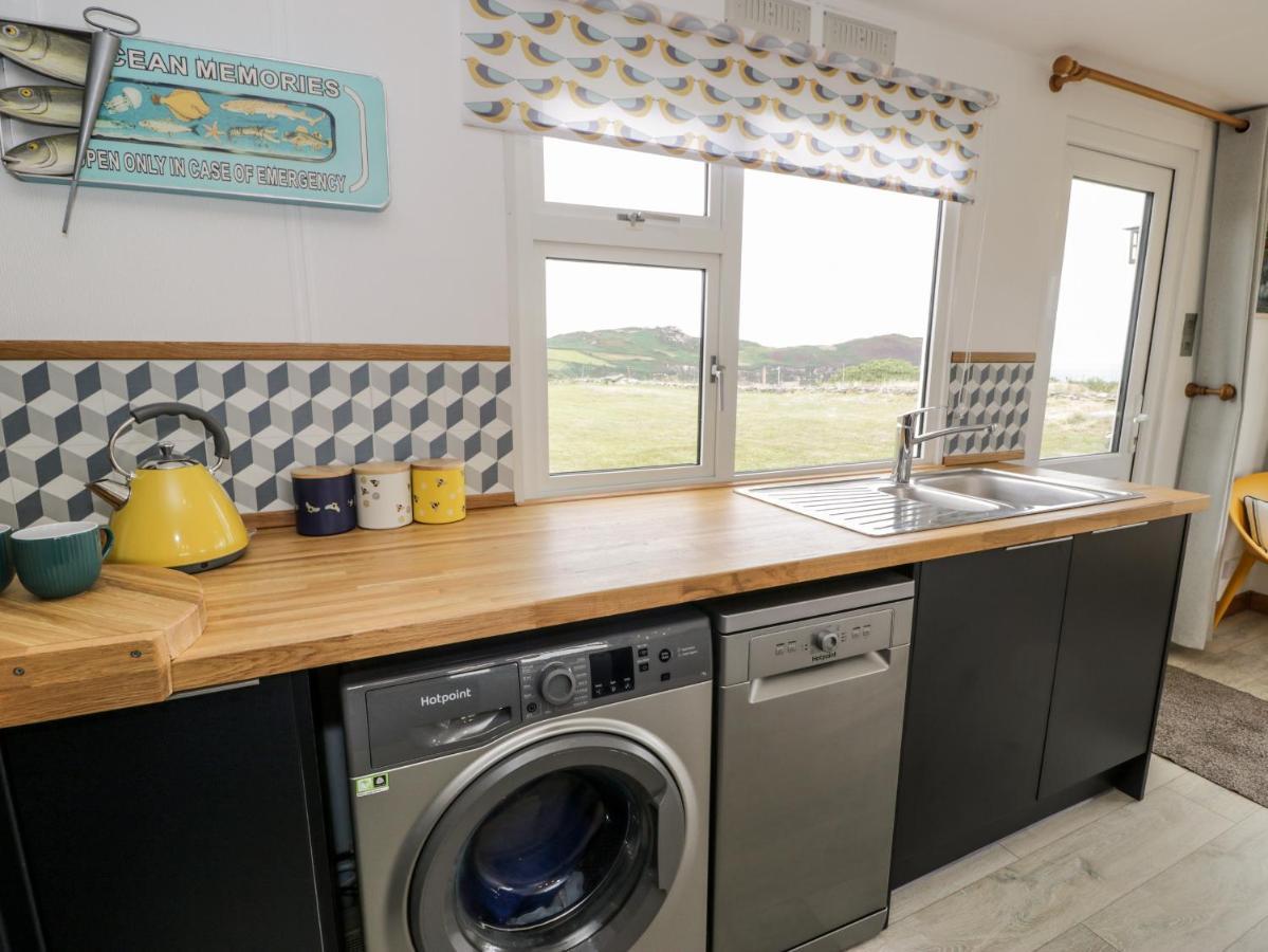 Porthwen Lodge Amlwch Bagian luar foto